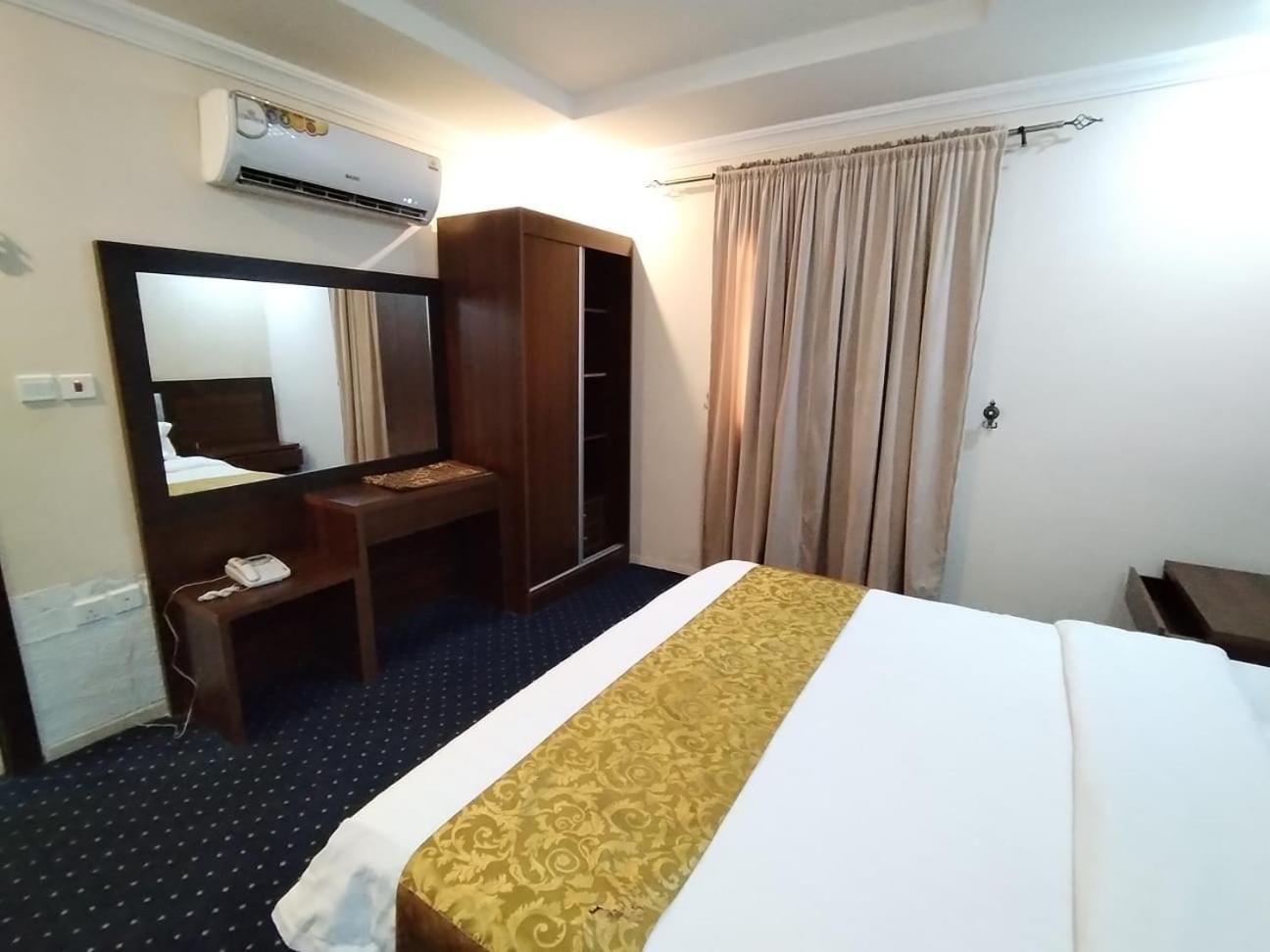 فندق الفرسان المتحدة فرع الفيصلية Lejlighedshotel Jeddah Eksteriør billede