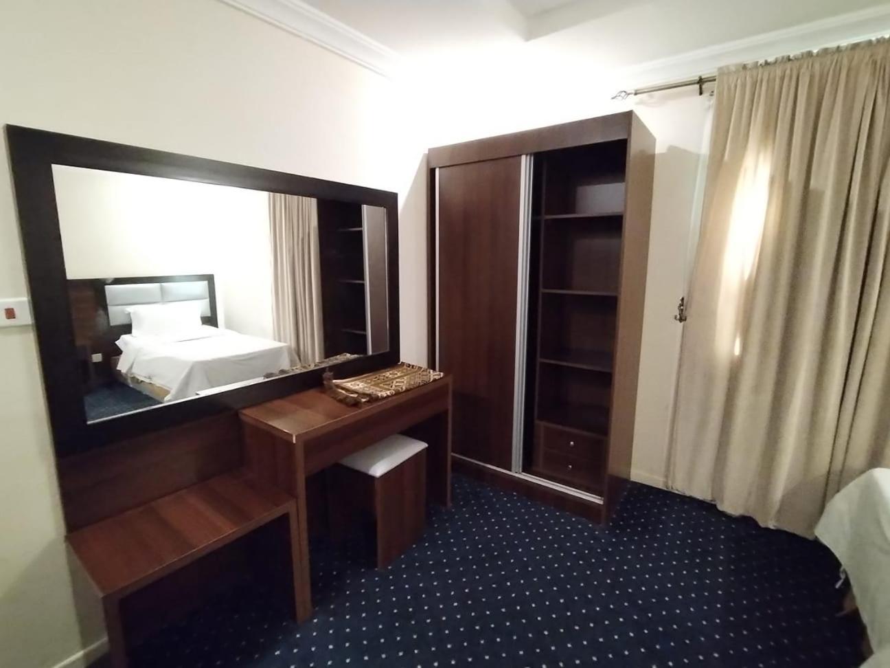 فندق الفرسان المتحدة فرع الفيصلية Lejlighedshotel Jeddah Eksteriør billede