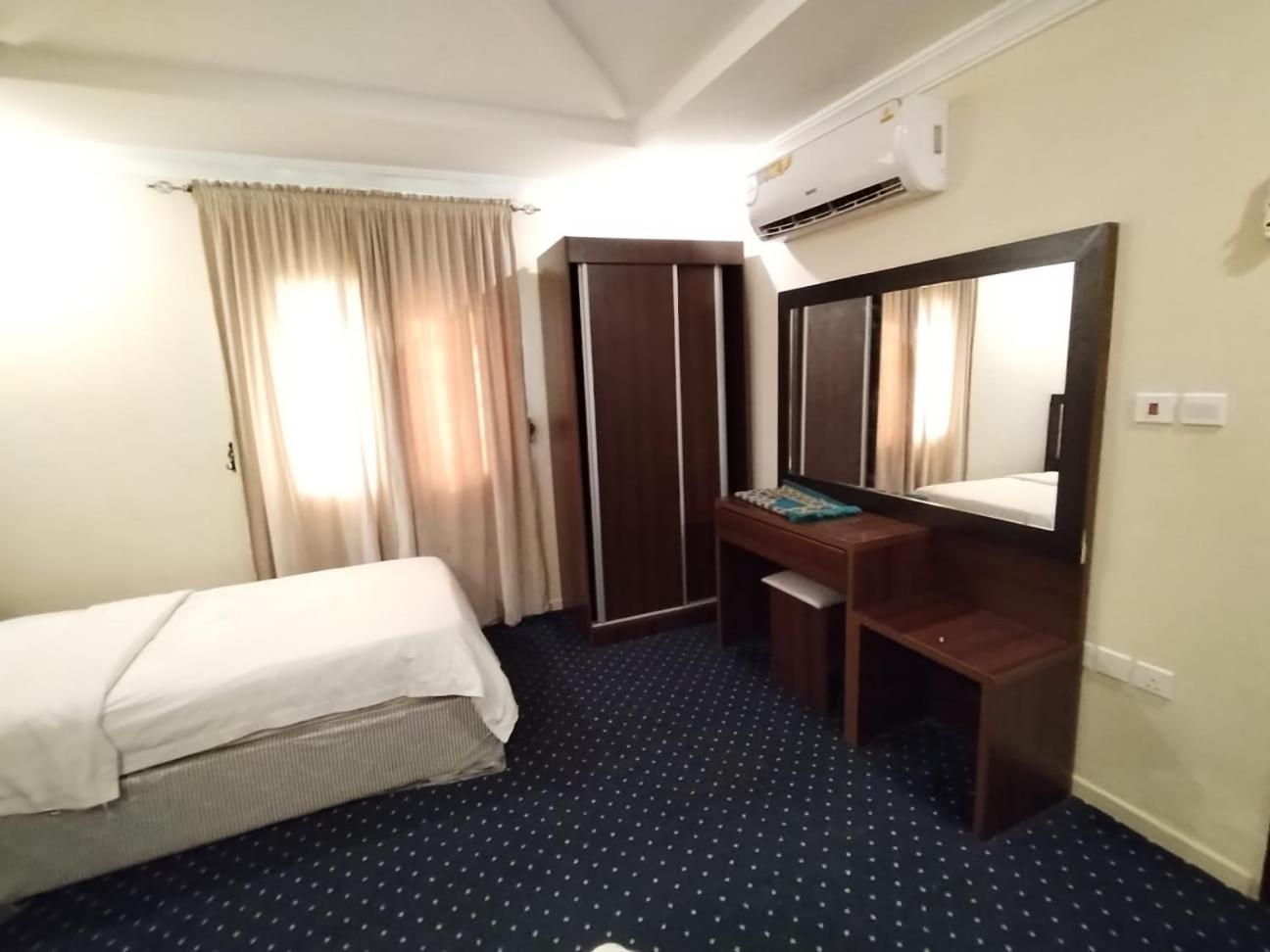 فندق الفرسان المتحدة فرع الفيصلية Lejlighedshotel Jeddah Eksteriør billede
