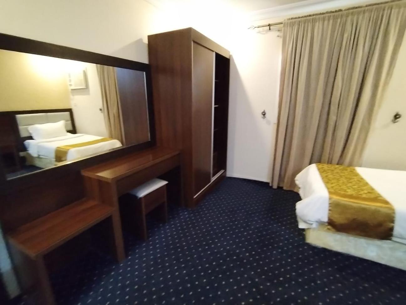 فندق الفرسان المتحدة فرع الفيصلية Lejlighedshotel Jeddah Eksteriør billede