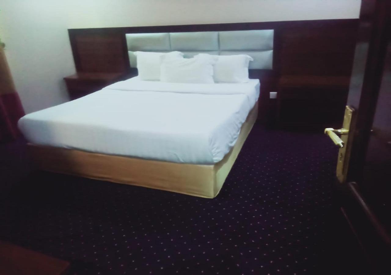 فندق الفرسان المتحدة فرع الفيصلية Lejlighedshotel Jeddah Eksteriør billede